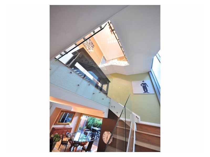 8 Kakulas Crescent, Northbridge WA 6003