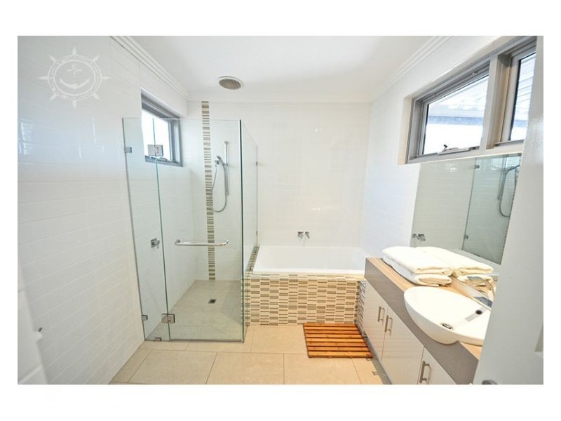 8 Kakulas Crescent, Northbridge WA 6003