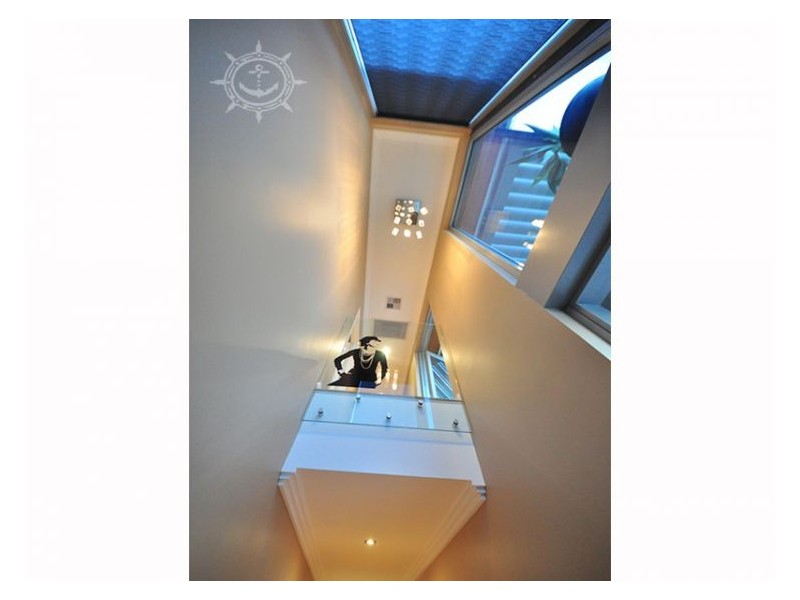 8 Kakulas Crescent, Northbridge WA 6003