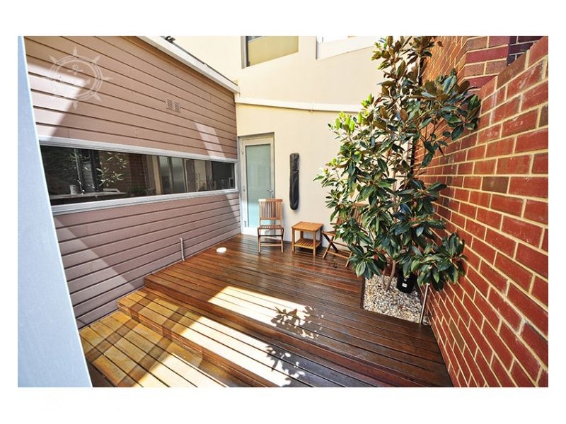 8 Kakulas Crescent, Northbridge WA 6003