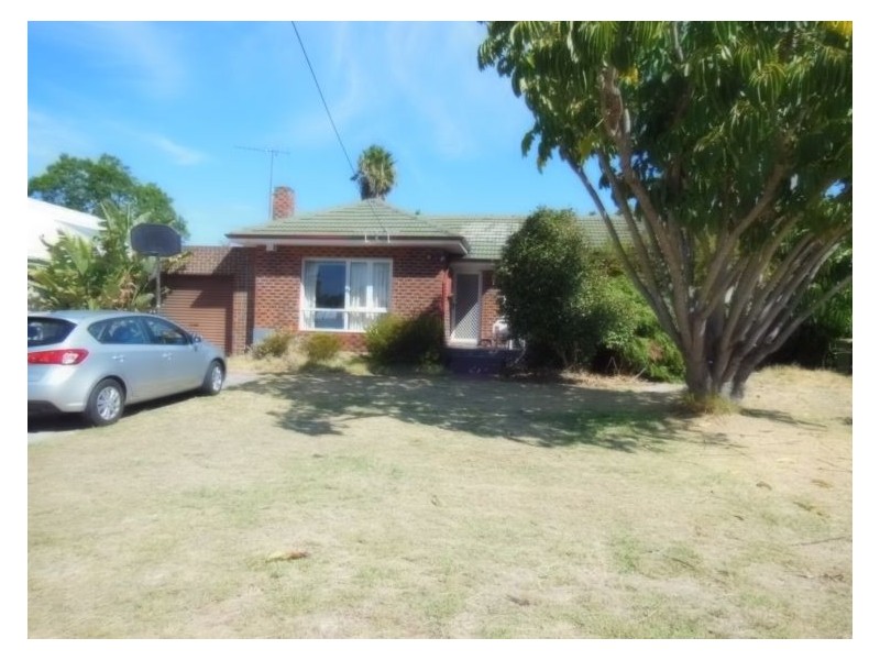 16 Moorehouse Street, Willagee WA 6156