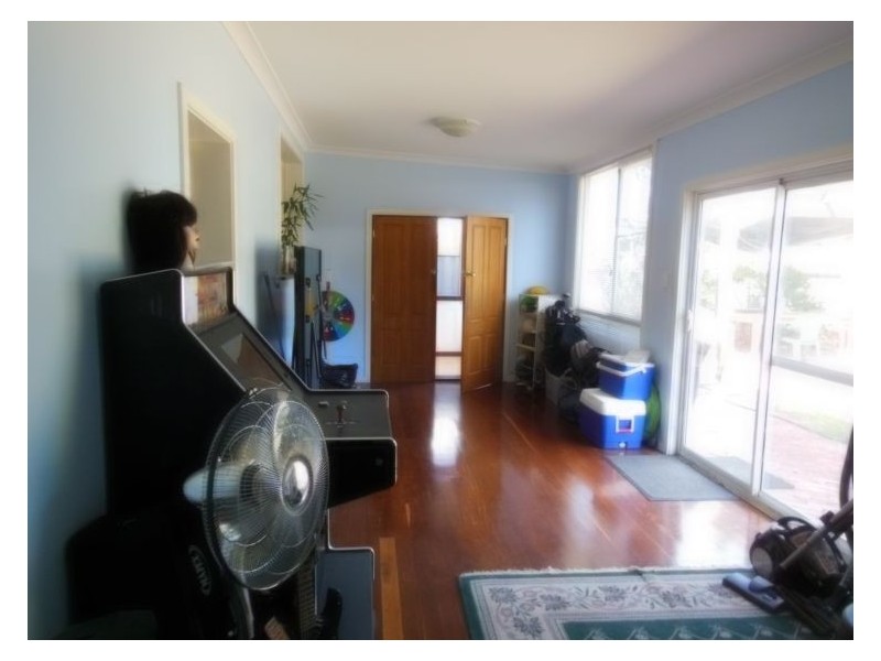 16 Moorehouse Street, Willagee WA 6156
