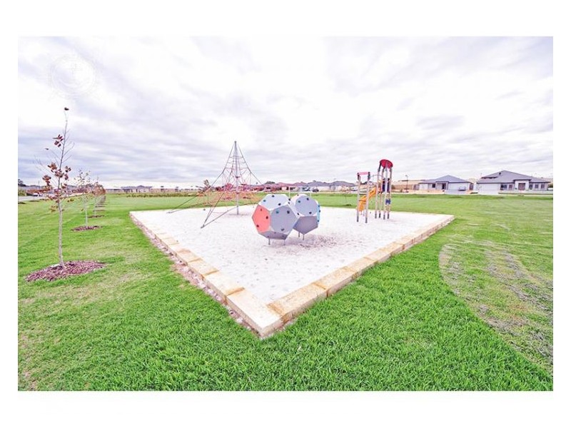 3 Gicha Close, Munster WA 6166