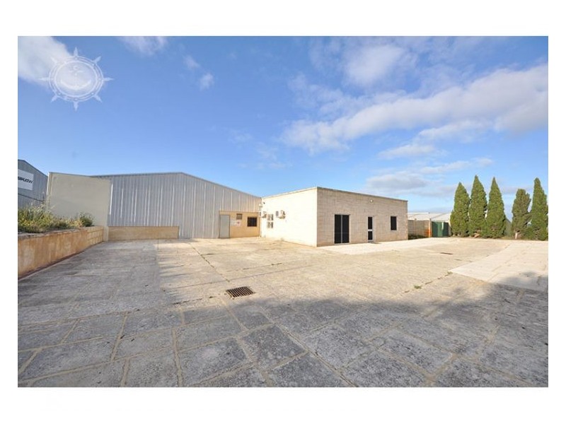 14 Howson Way, Bibra Lake WA 6163