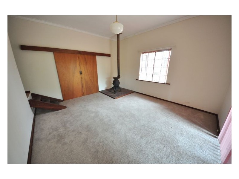 186 Henderson Road, Munster WA 6166