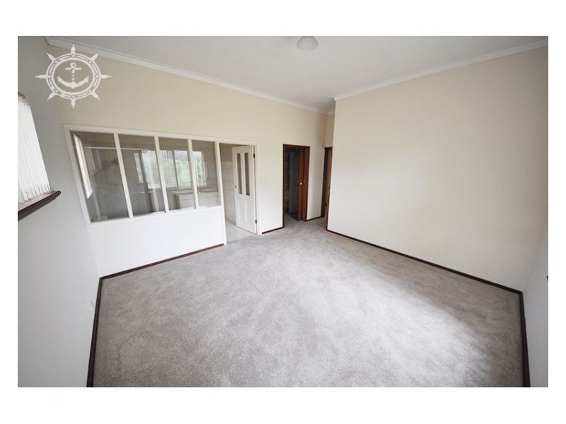 186 Henderson Road, Munster WA 6166