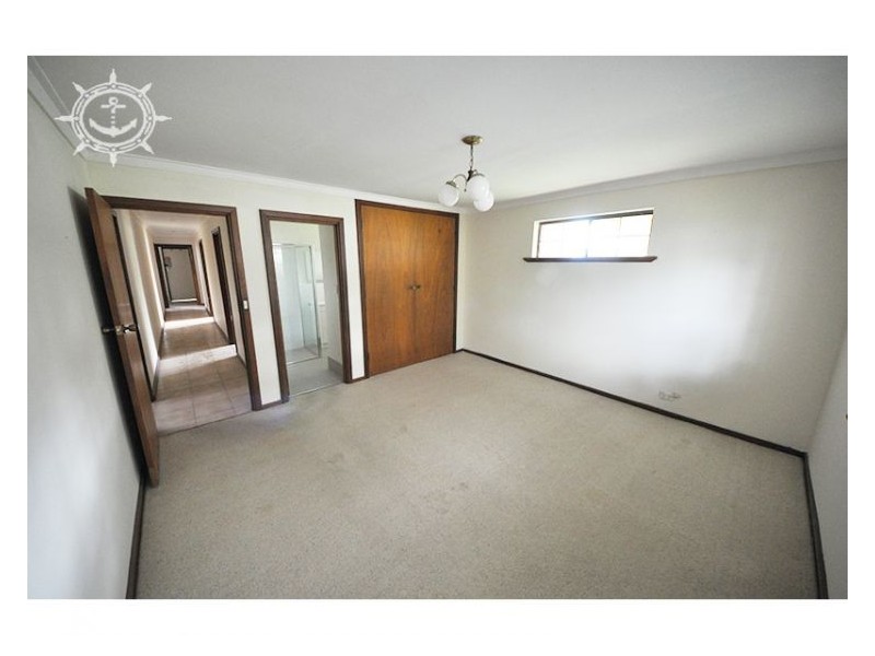 186 Henderson Road, Munster WA 6166