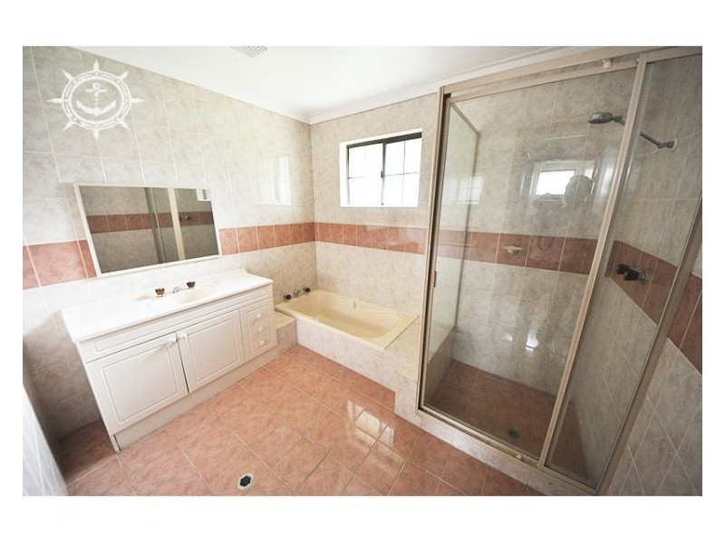 186 Henderson Road, Munster WA 6166