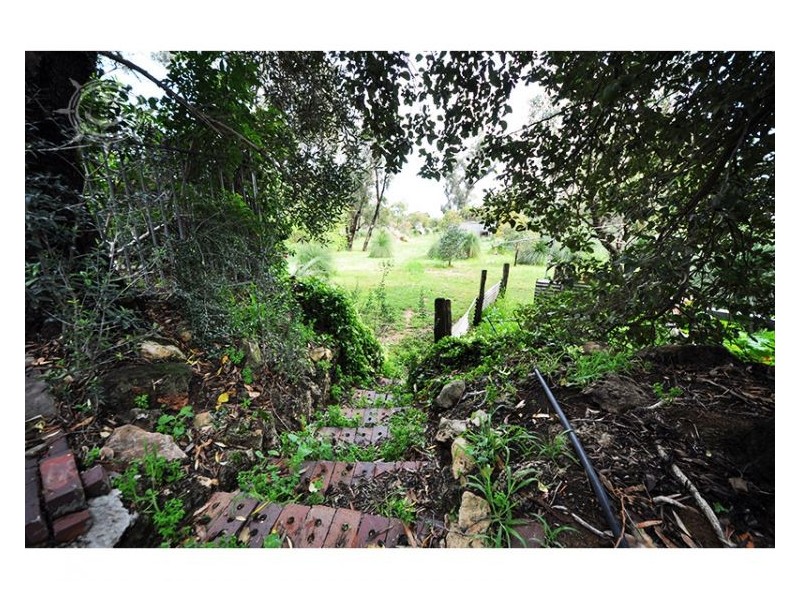 186 Henderson Road, Munster WA 6166