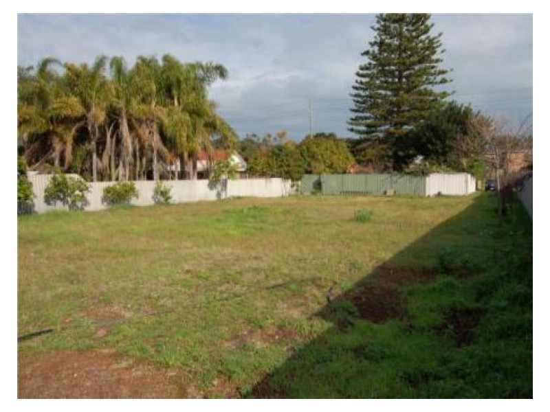 50 Davilak Avenue, Hamilton Hill WA 6163