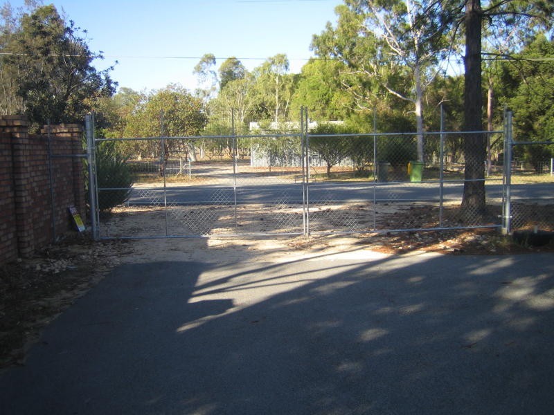 300 HENDERSON ROAD, Munster WA 6166