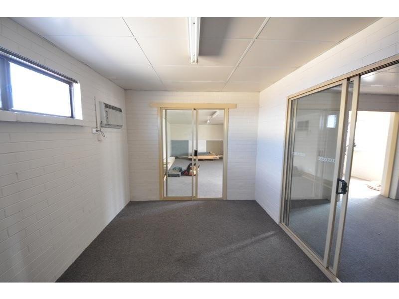 26 HOWSON WAY, Bibra Lake WA 6163