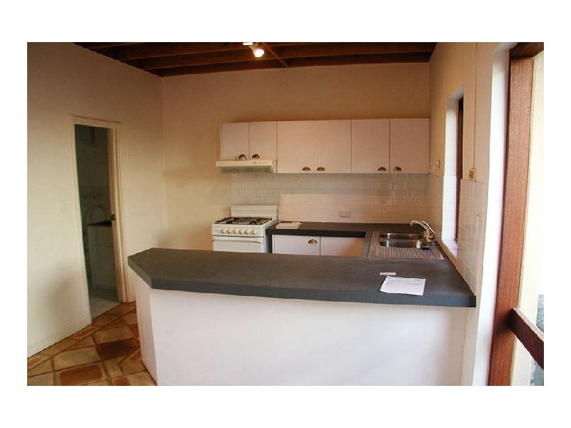 2/100 Stirling Highway, North Fremantle WA 6159