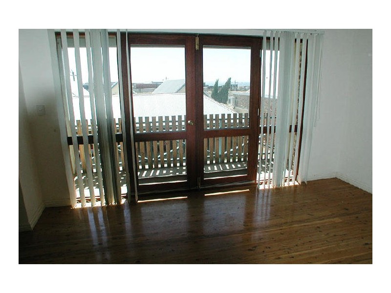 2/100 Stirling Highway, North Fremantle WA 6159