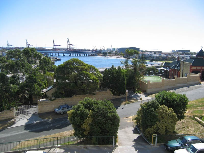 14/2 Angwin, East Fremantle WA 6158