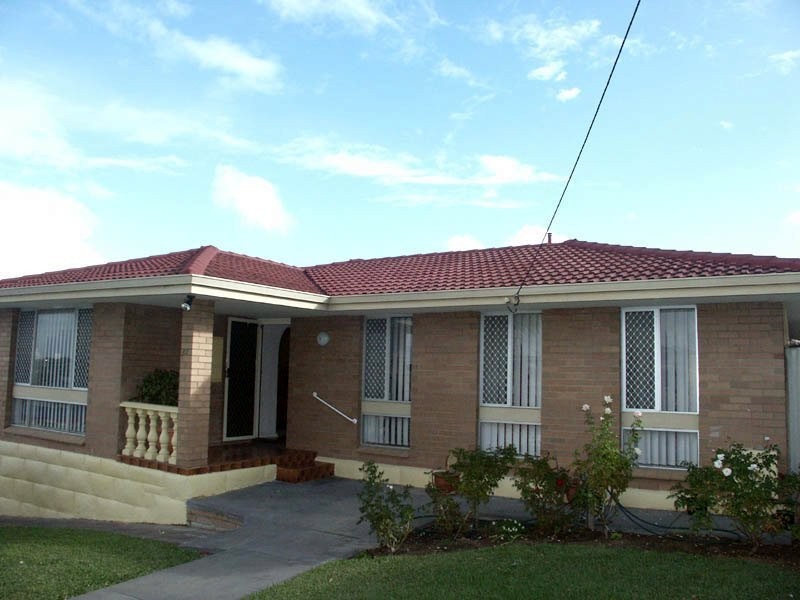 11 Hines Road, Hilton WA 6163