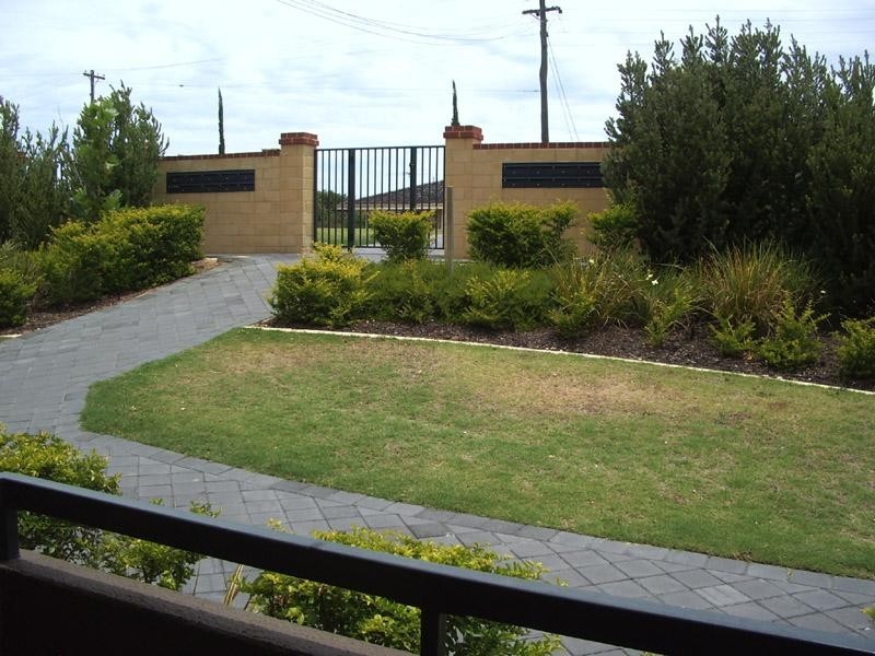 2/30 Lorraine Place, Hamilton Hill WA 6163