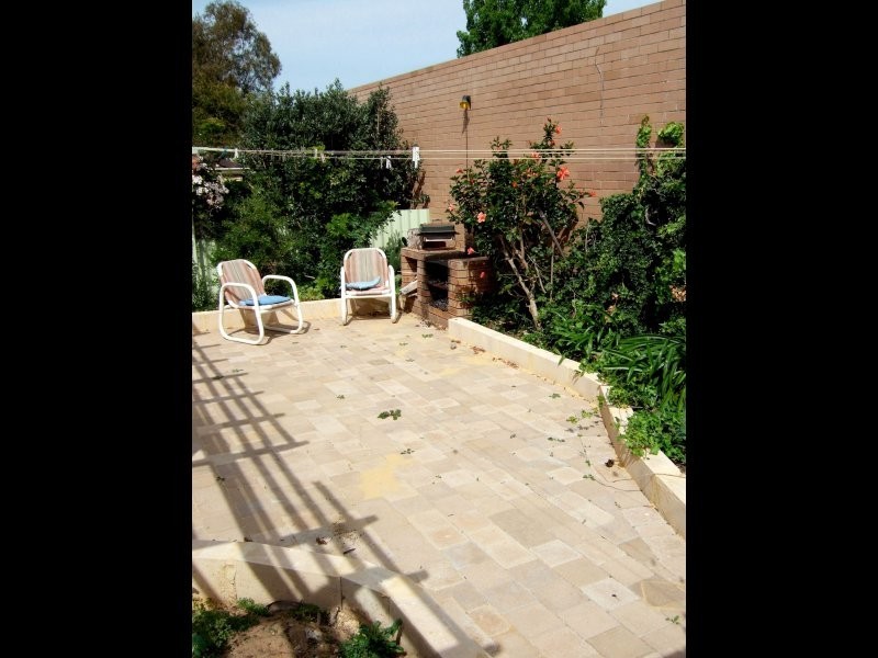 2/35 Watkins Street, White Gum Valley WA 6162