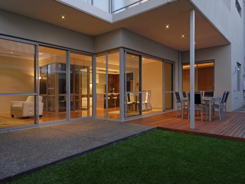 27 Heirisson Way, South Fremantle WA 6162