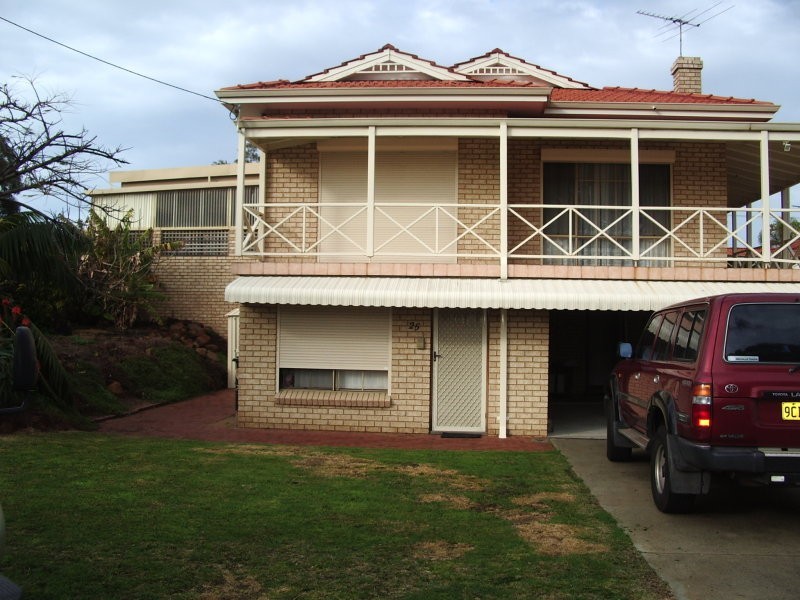 25 Jeffery Street, Beaconsfield WA 6162