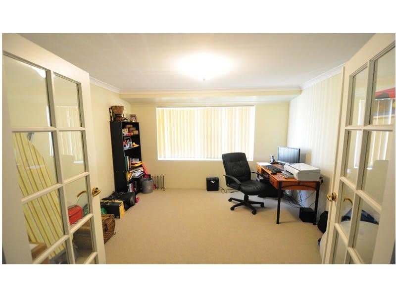 11 Caridean Way, Hammond Park WA 6164
