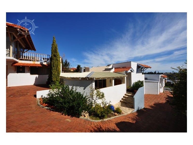 2/74 Preston Point Road, East Fremantle WA 6158
