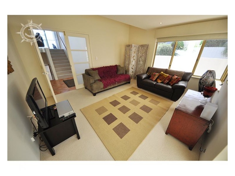 2/74 Preston Point Road, East Fremantle WA 6158