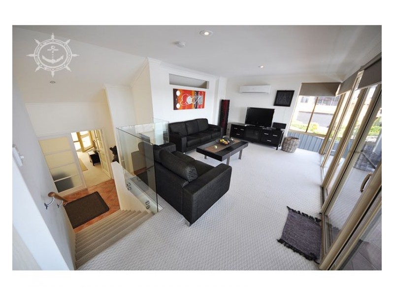 2/74 Preston Point Road, East Fremantle WA 6158
