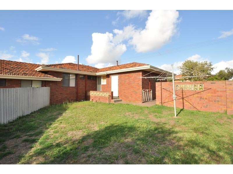 21 Strode, Hamilton Hill WA 6163