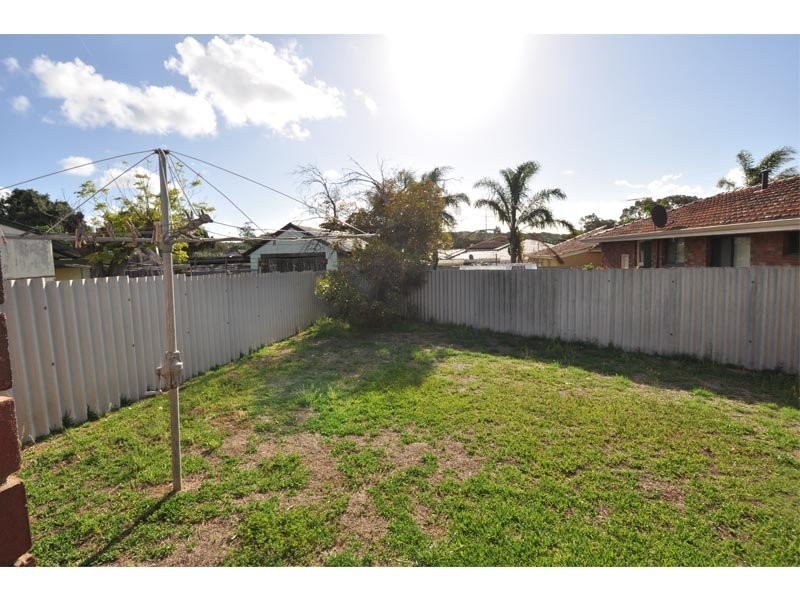 21 Strode, Hamilton Hill WA 6163