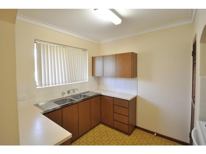 21 Strode, Hamilton Hill WA 6163