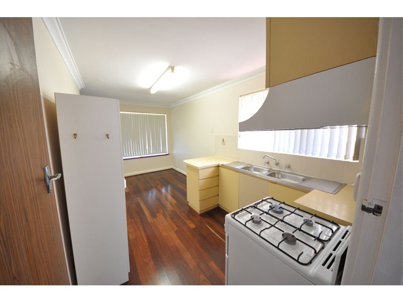 6B Deering Street, Beaconsfield WA 6162