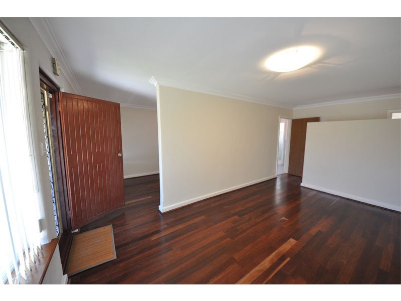 6B Deering Street, Beaconsfield WA 6162