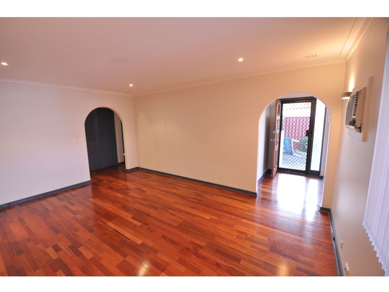 8B PHOENIX ROAD, Hamilton Hill WA 6163