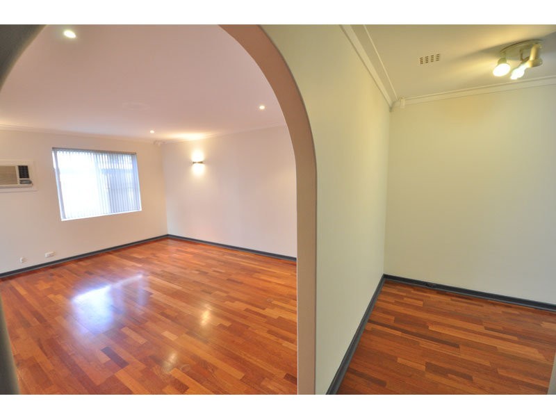 8B PHOENIX ROAD, Hamilton Hill WA 6163