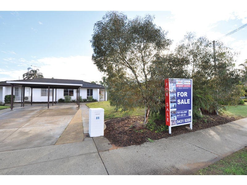 8B PHOENIX ROAD, Hamilton Hill WA 6163