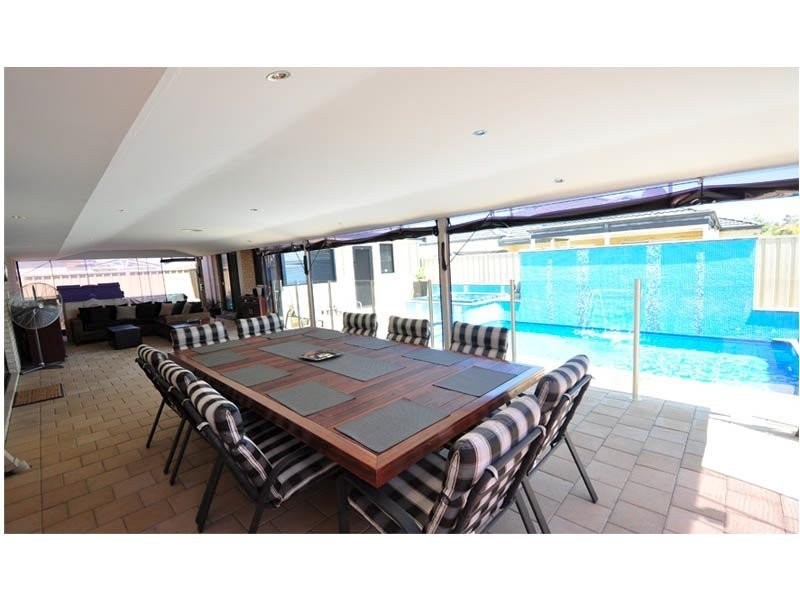 8 BINGHAM DRIVE, Success WA 6164