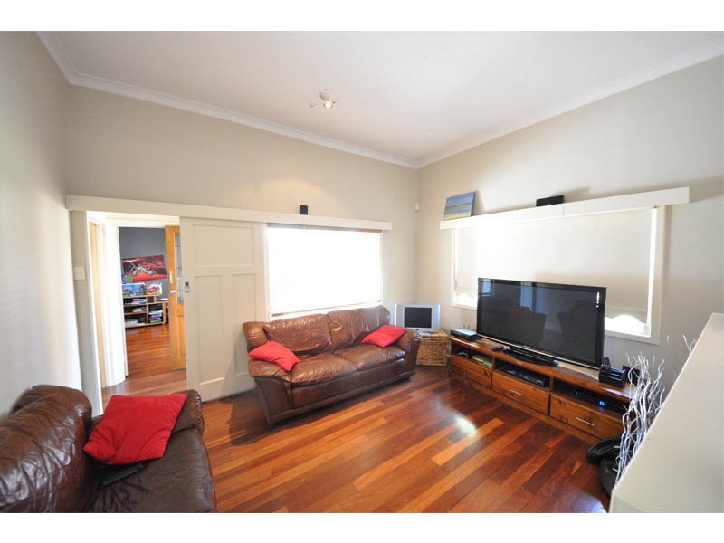 15 Waddell Road, Palmyra WA 6157