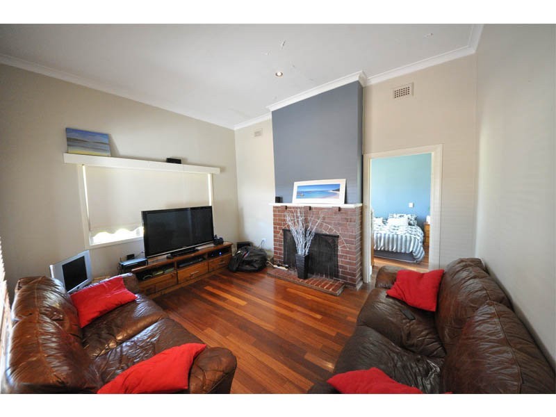 15 Waddell Road, Palmyra WA 6157