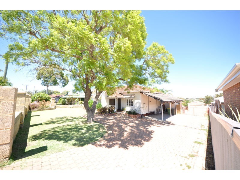 15 Waddell Road, Palmyra WA 6157