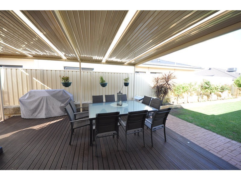 2 Greenwich Parade, Canning Vale WA 6155