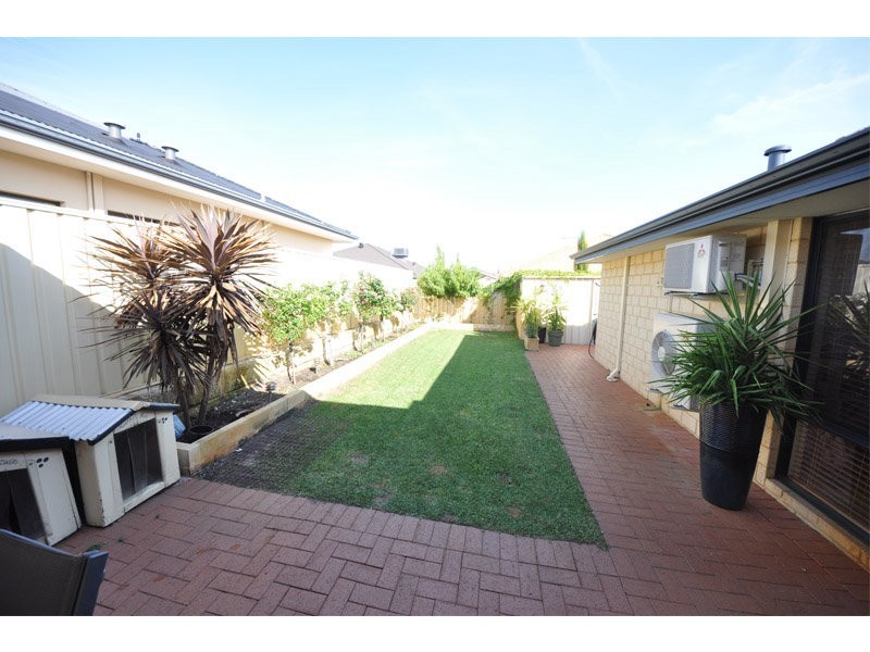 2 Greenwich Parade, Canning Vale WA 6155