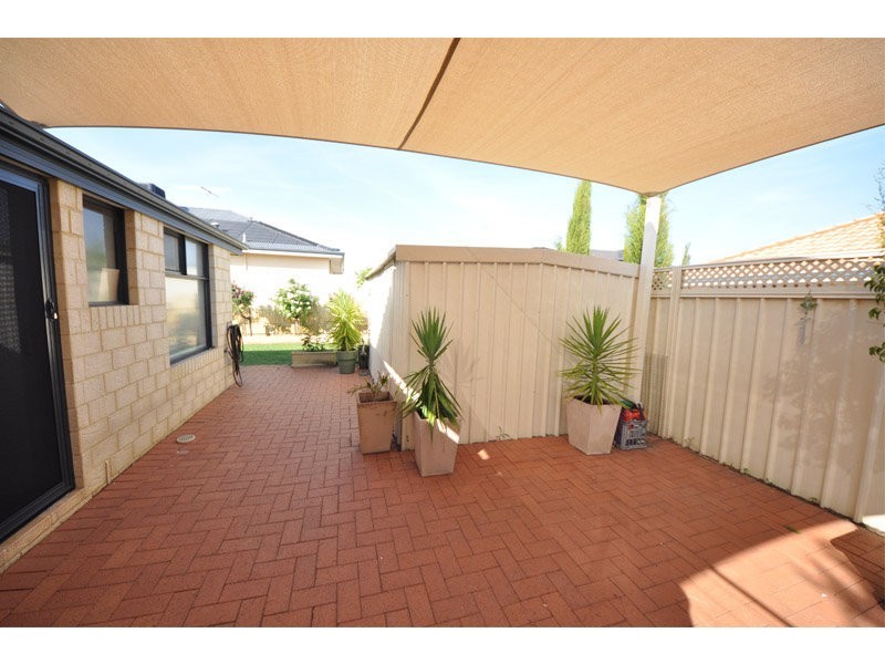 2 Greenwich Parade, Canning Vale WA 6155