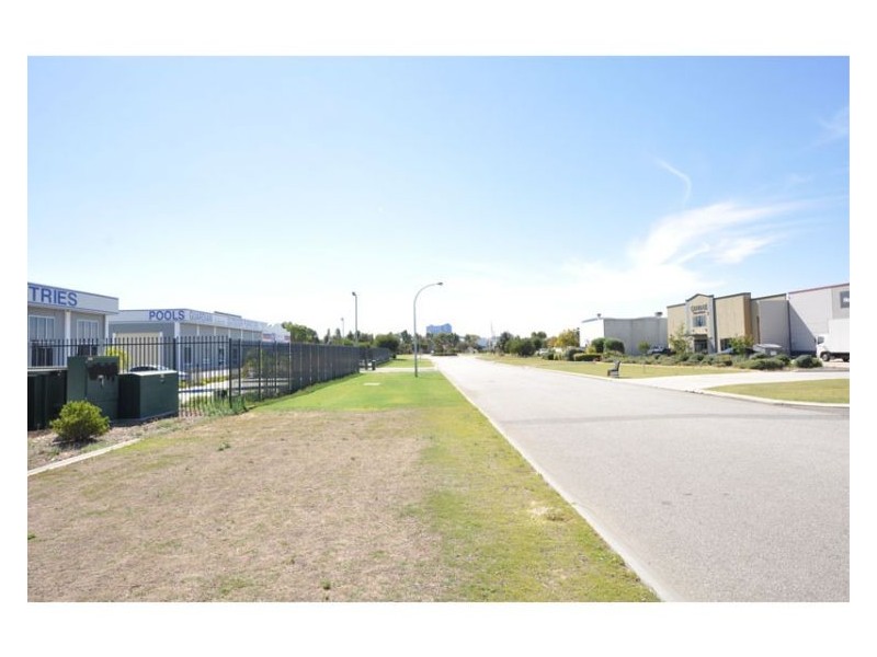 1/8 PICKARD AVENUE, Rockingham WA 6168