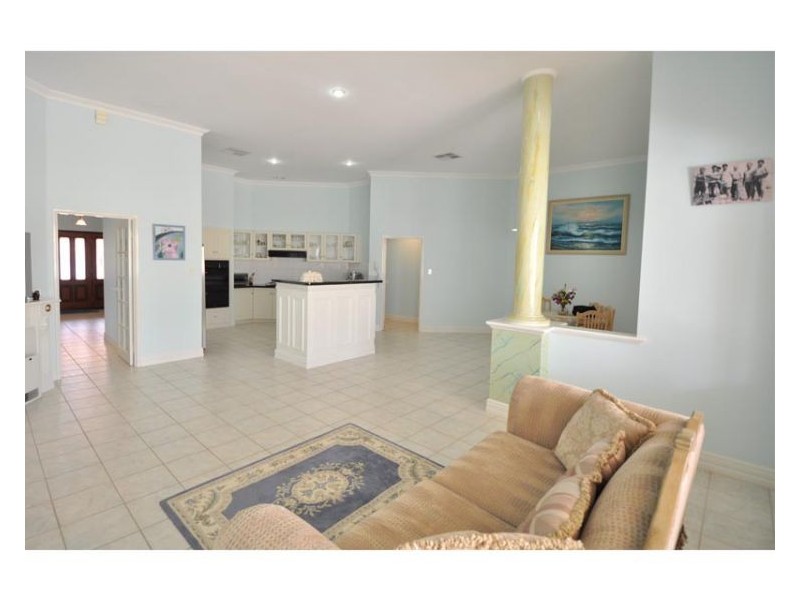 3 Azola Court, Coogee WA 6166