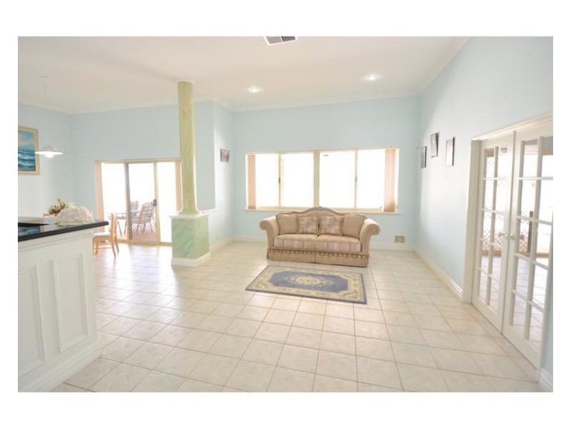 3 Azola Court, Coogee WA 6166