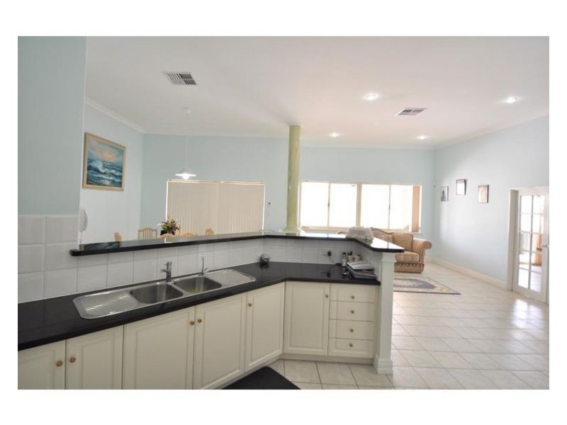 3 Azola Court, Coogee WA 6166