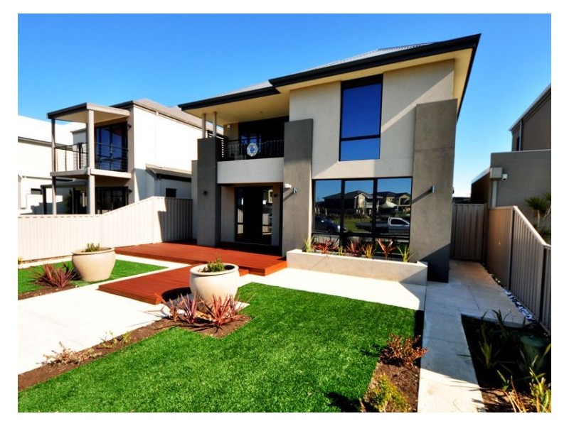 20 Leschenault Bvd, Munster WA 6166