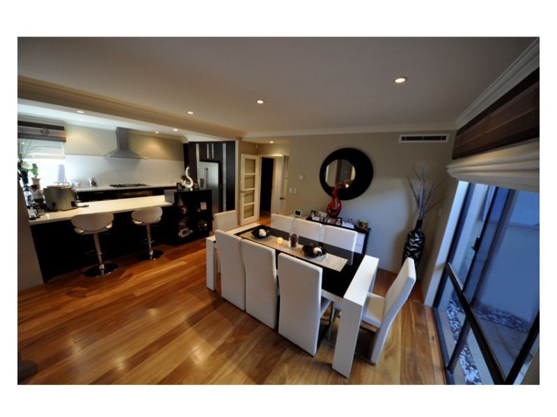 20 Leschenault Bvd, Munster WA 6166