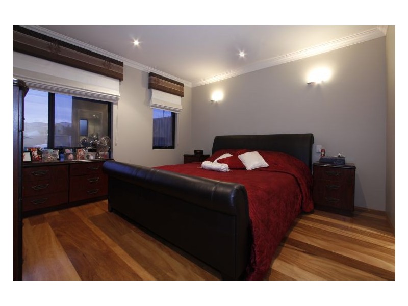 20 Leschenault Bvd, Munster WA 6166